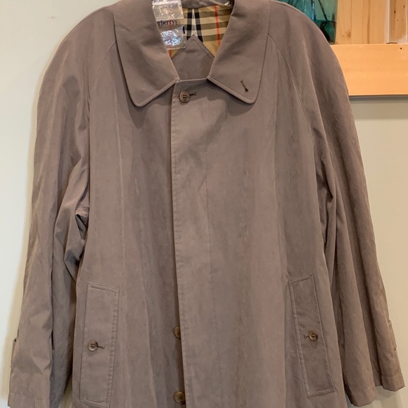 BURBERRY MEN’S COAT - Picture 3 of 15